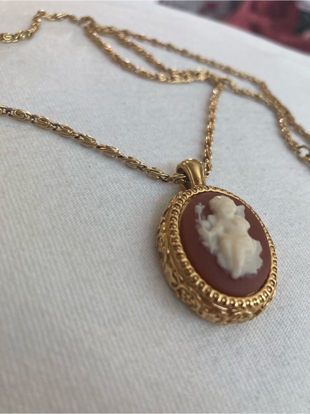 The Vatican Library Collection Angel Cherub Intricate Frame Pendant Necklace - Picture 4 of 8